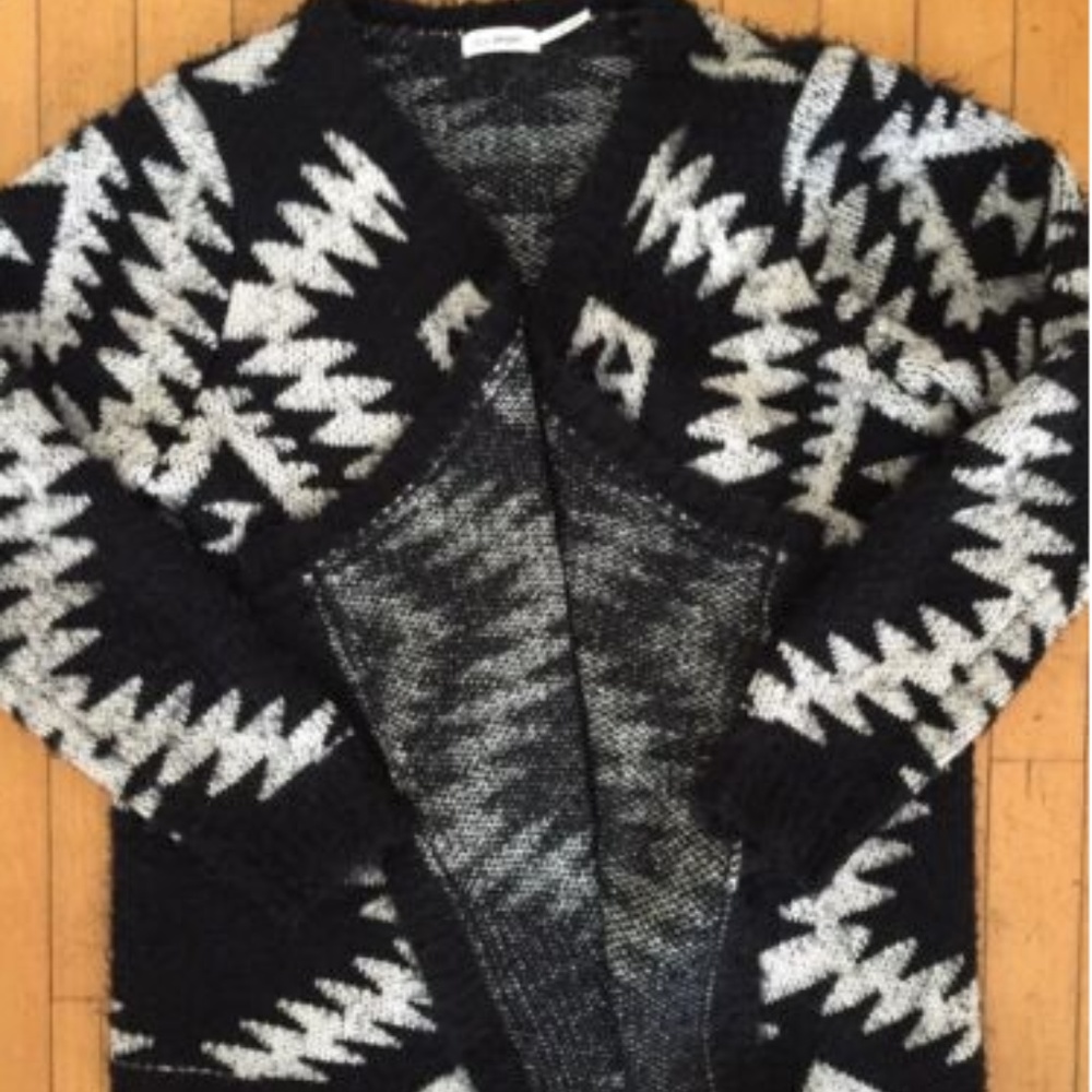 BLU PEPPER patterned fuzzy cardigan! Size L